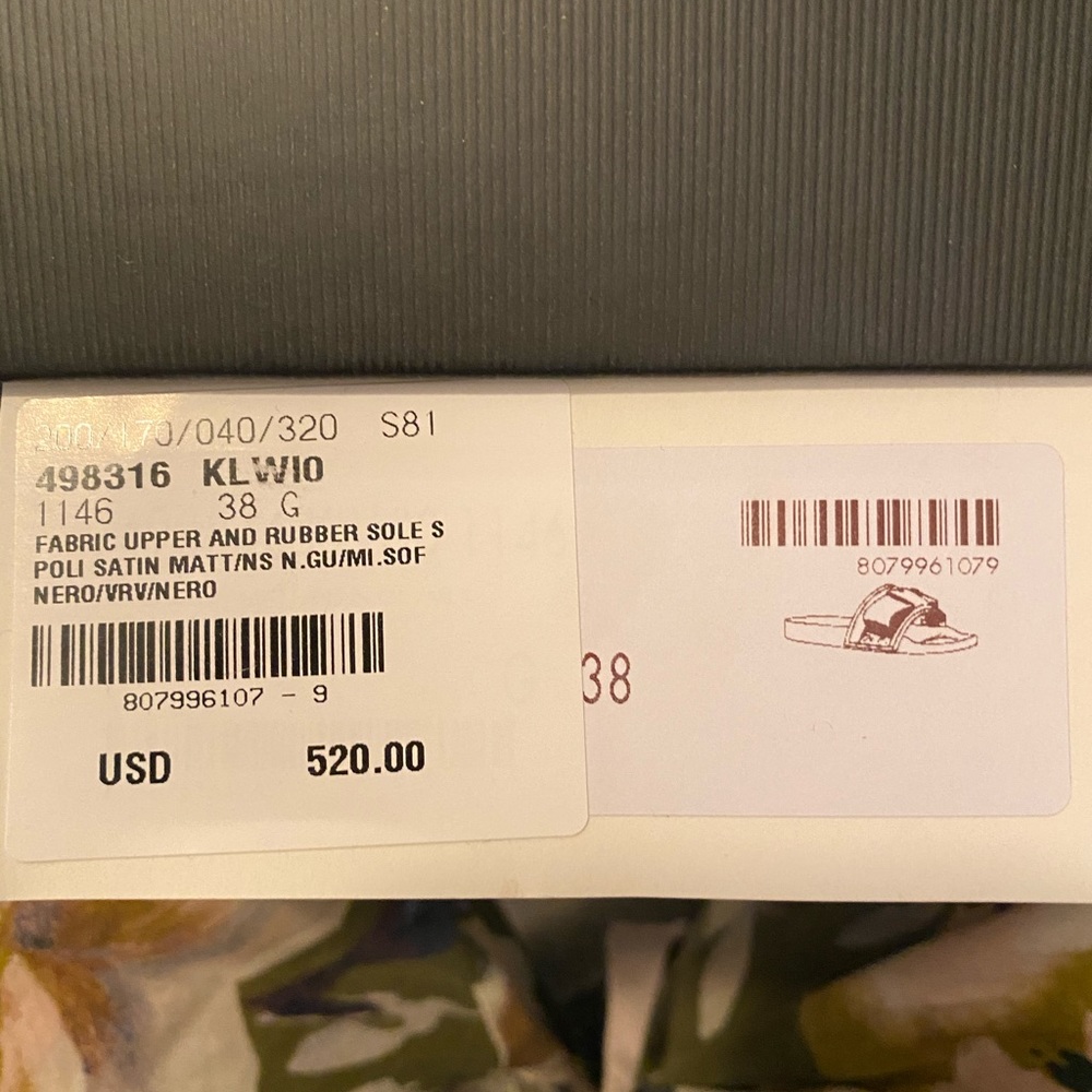 *****SOLD*****GUCCI Pursuit Slides with Bow - Picture 7 of 8